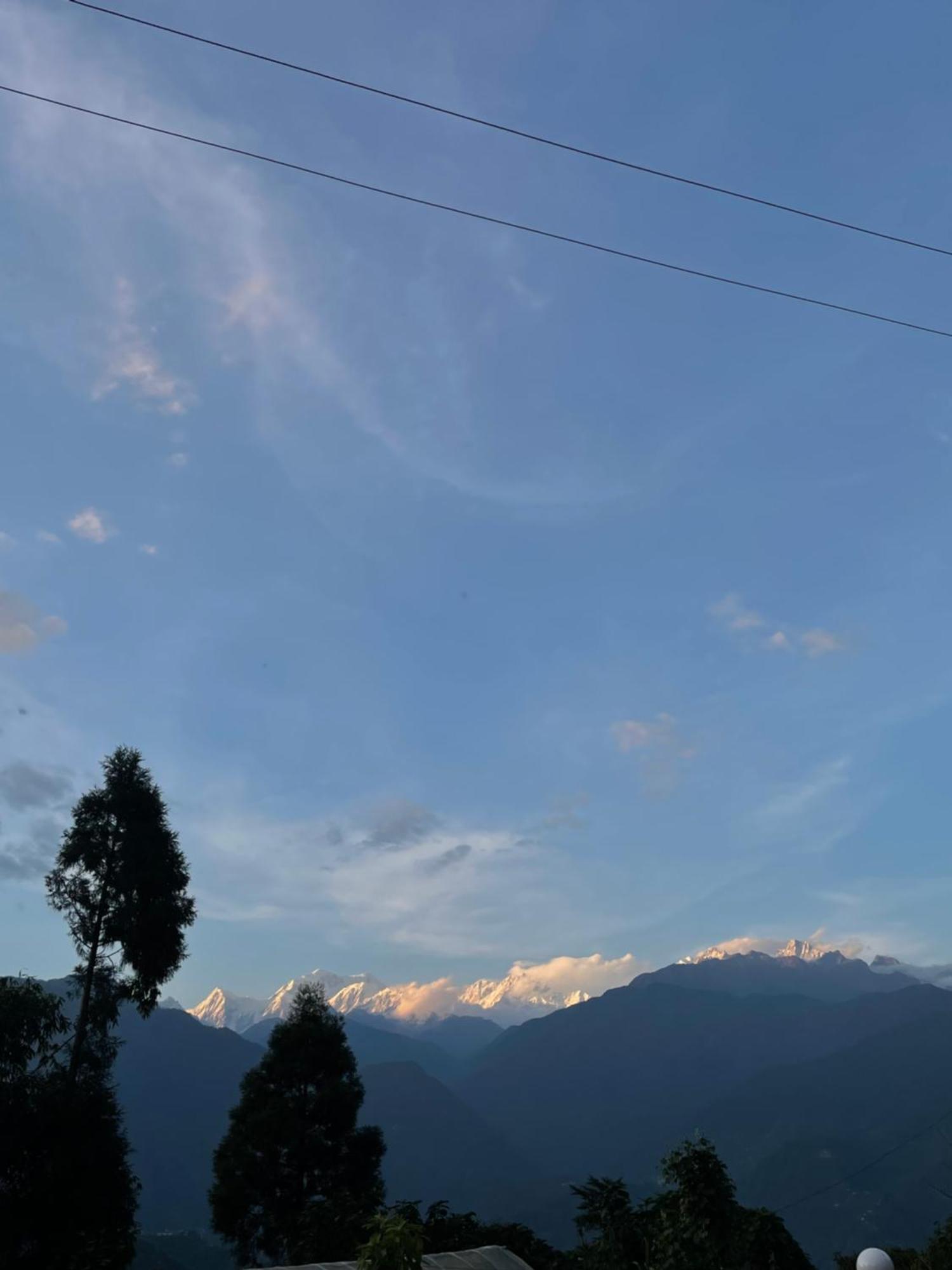 Wake In Himalayas Hostel Pelling Exterior foto