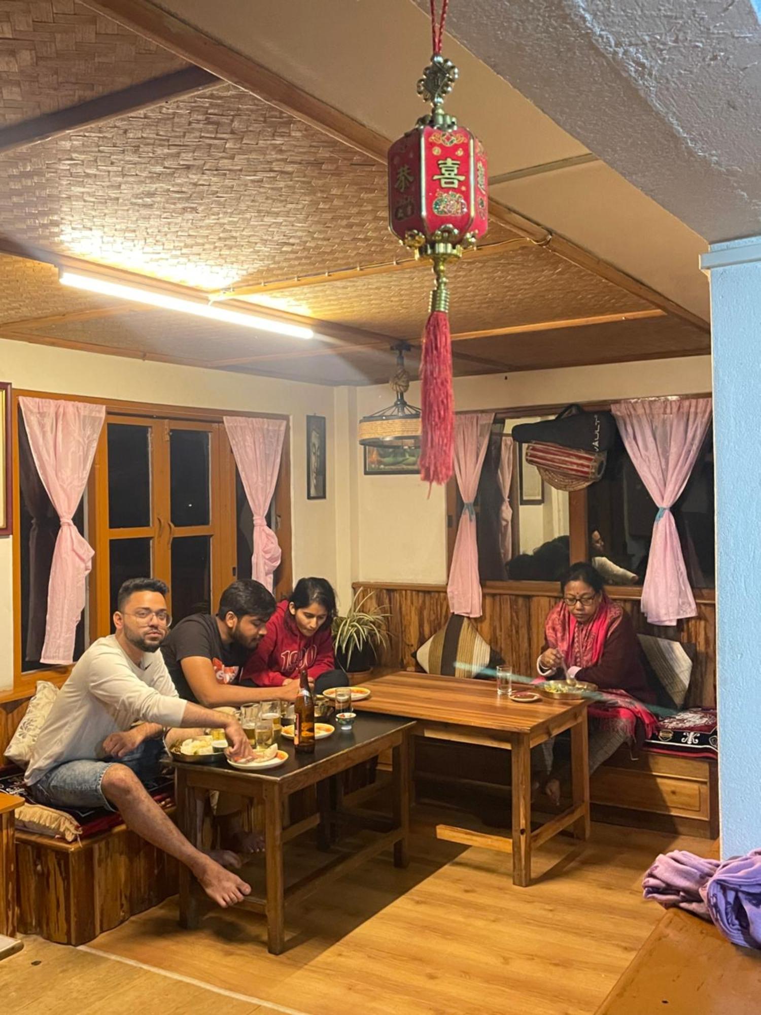 Wake In Himalayas Hostel Pelling Exterior foto