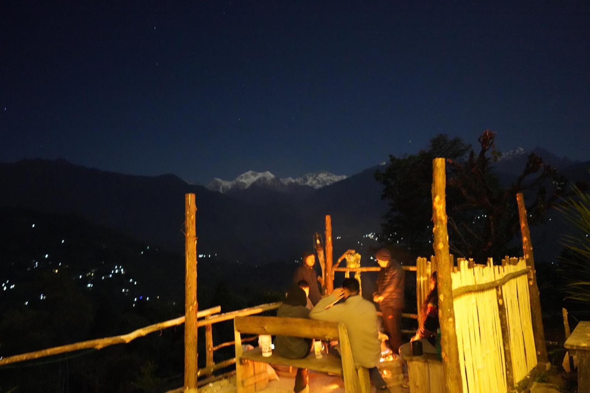Wake In Himalayas Hostel Pelling Exterior foto