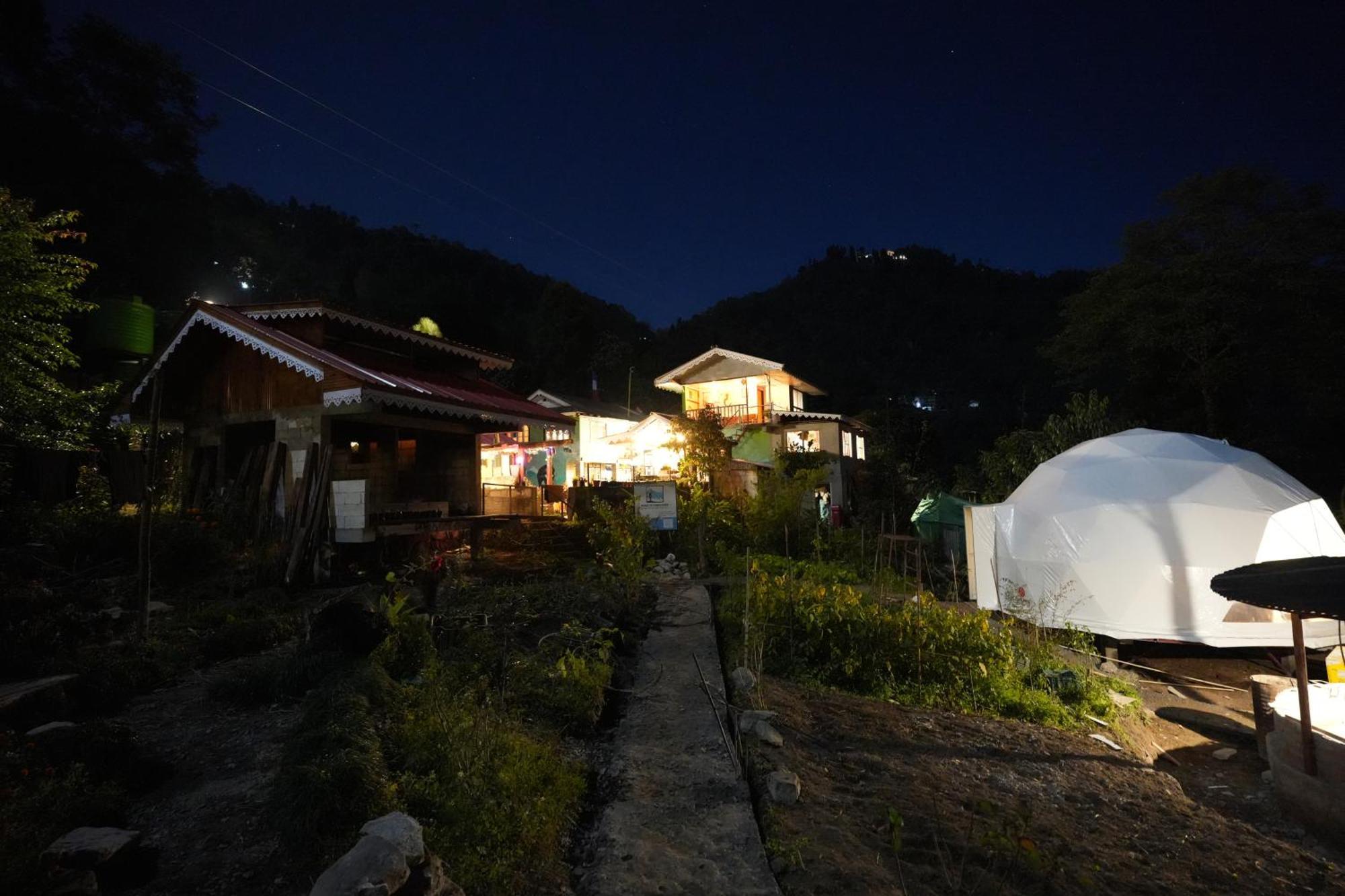 Wake In Himalayas Hostel Pelling Exterior foto