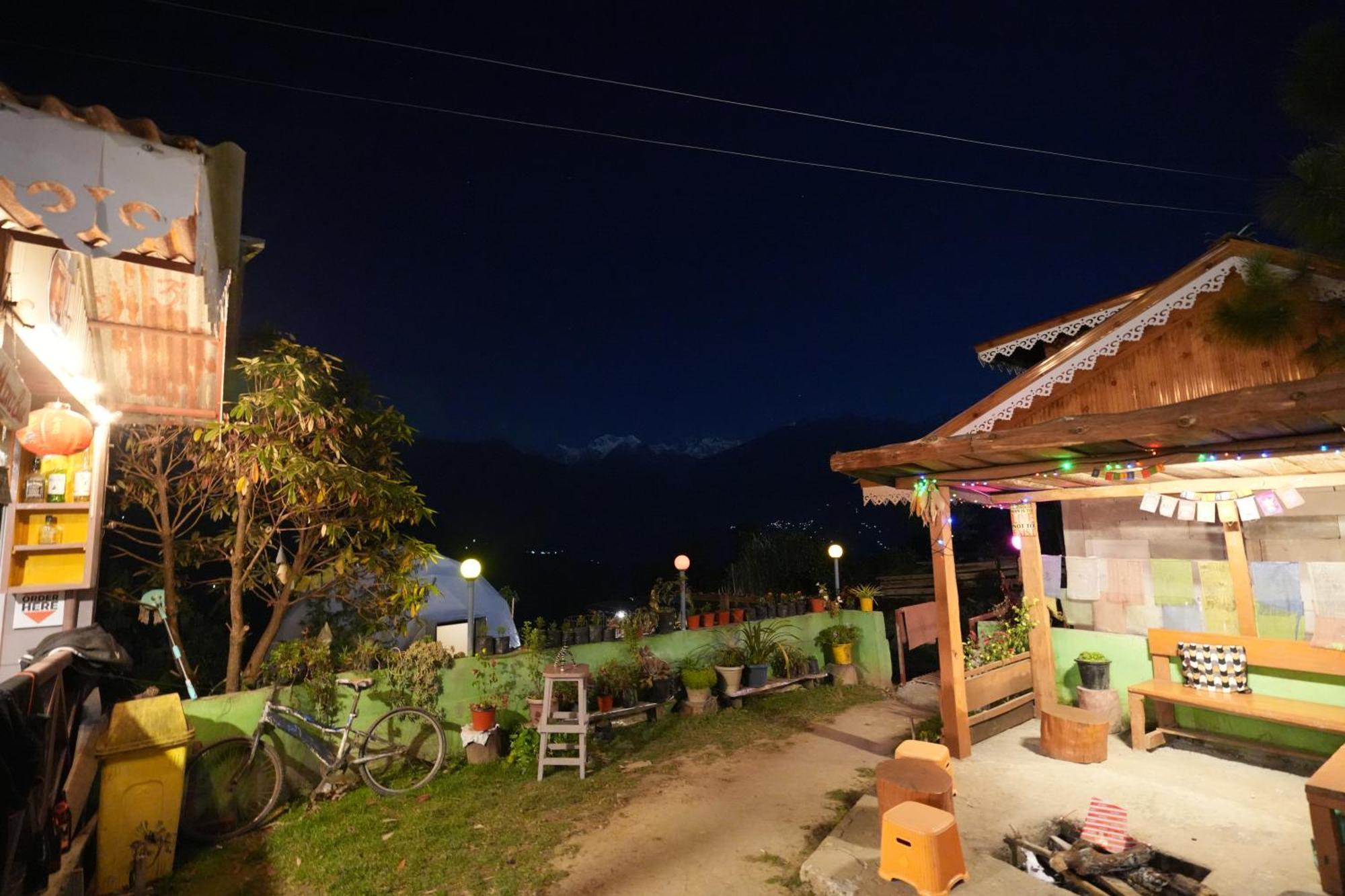 Wake In Himalayas Hostel Pelling Exterior foto