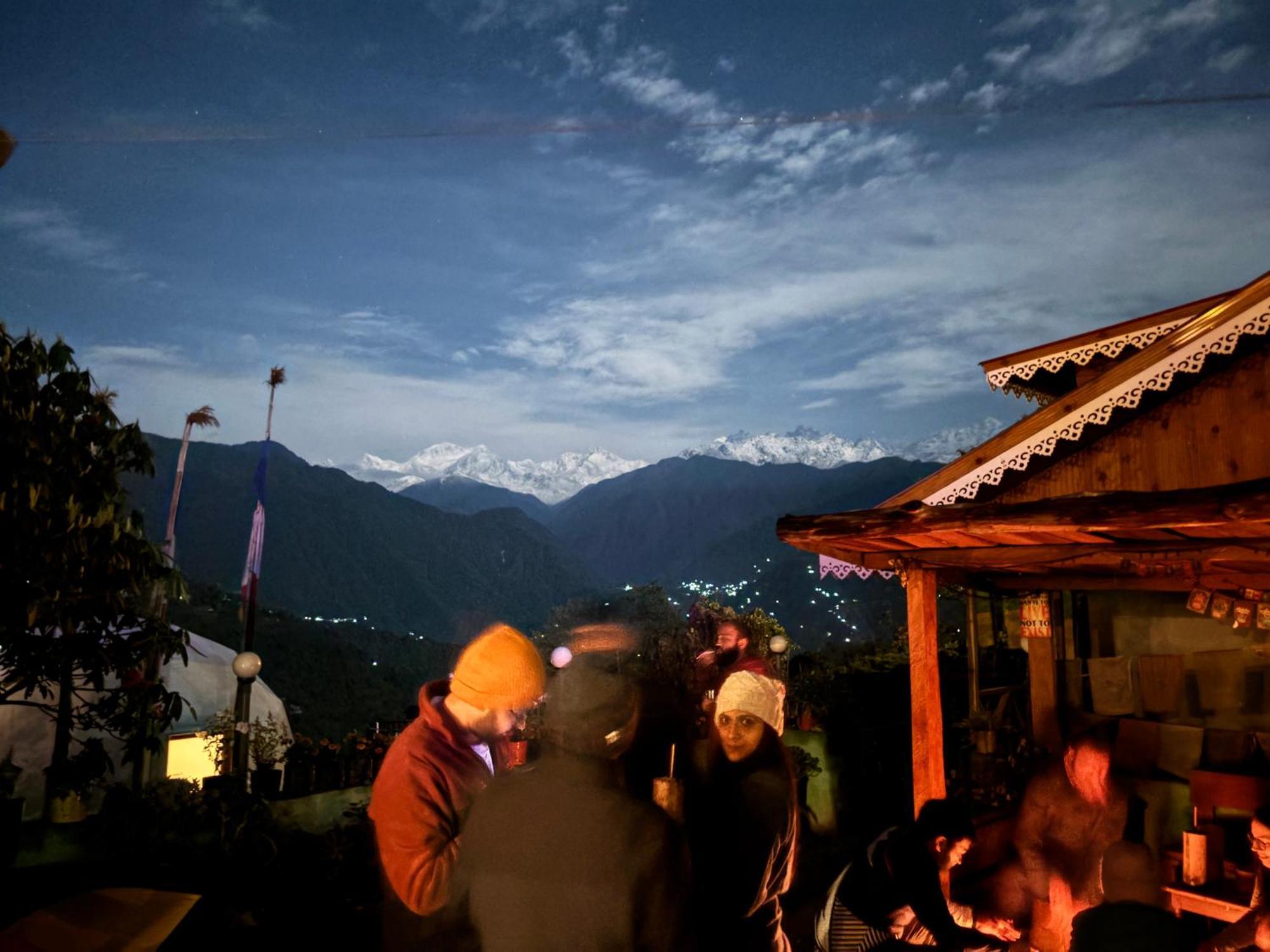 Wake In Himalayas Hostel Pelling Exterior foto